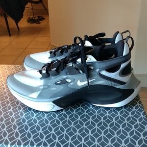 Nike D/MS/X Running shoes size 11